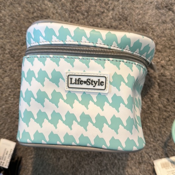 Miniso Life accessory lot wallet, zippered keychain coin purse, mini purses - Picture 9 of 12